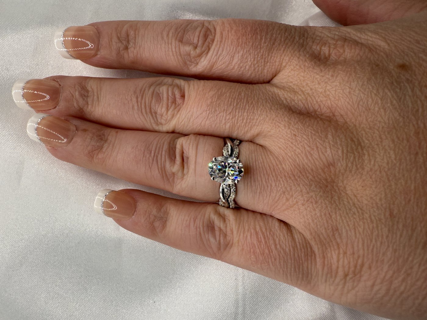 The Harmony - 2 Carat Oval